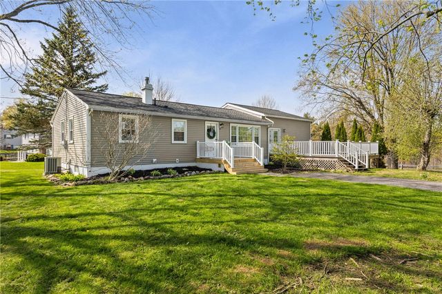 15 Aprille Lane, Rush, NY 14543