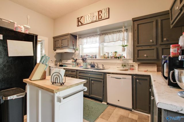 221 East Main Street, Falkville, AL 35622