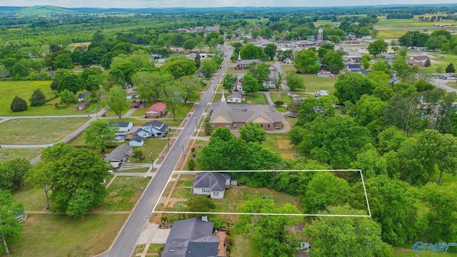 221 East Main Street, Falkville, AL 35622