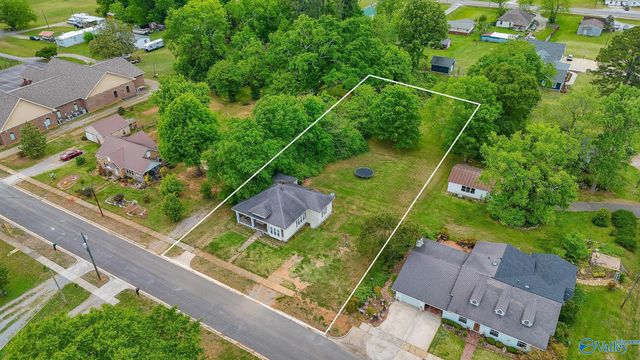 221 East Main Street, Falkville, AL 35622