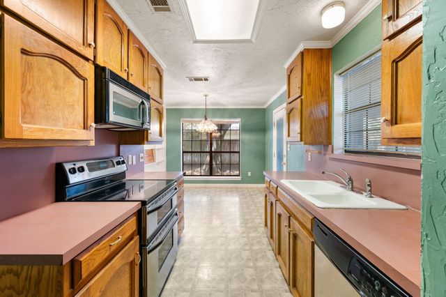 5811 Terra Drive, Arlington, TX 76017