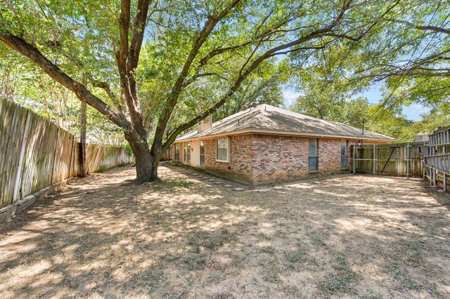 5811 Terra Drive, Arlington, TX 76017