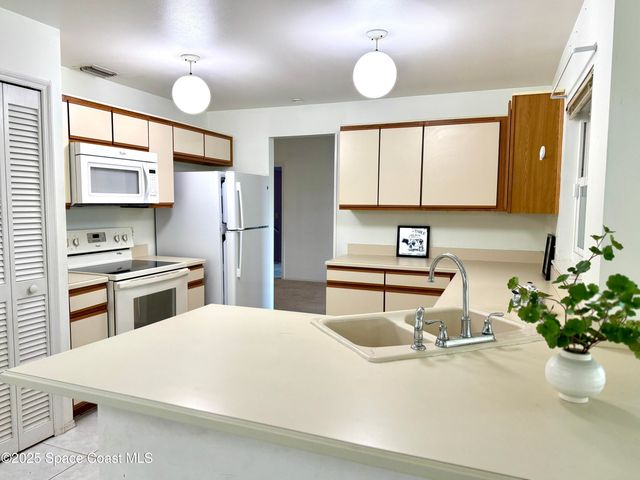 1544 Nona Street NE, Palm Bay, FL 32907