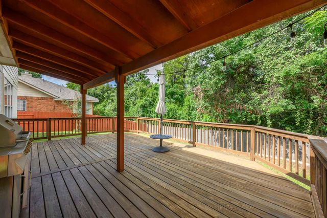 1917 Chasewood DR, Austin, TX 78727