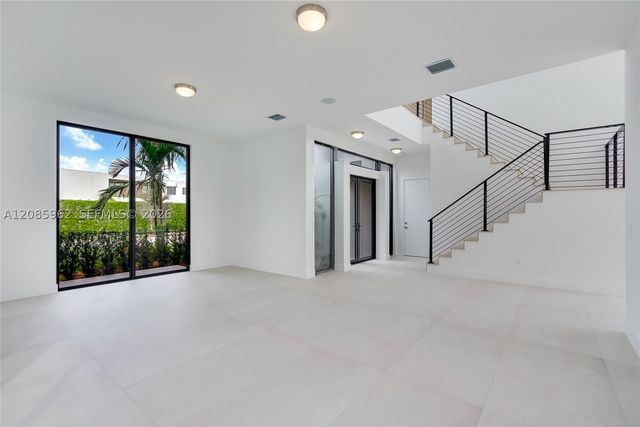 16492 Botaniko Dr S, Weston, FL 33326