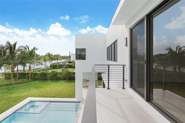 16492 Botaniko Dr S, Weston, FL 33326