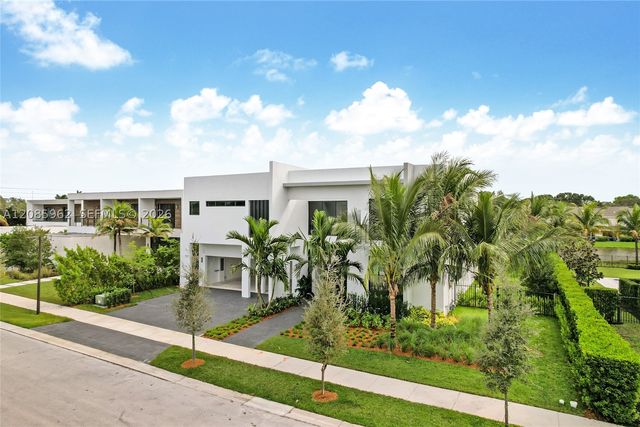 16492 Botaniko Dr S, Weston, FL 33326