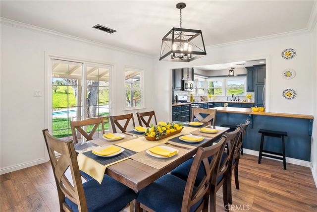 550 Villa Lots Rd, Paso Robles, CA 93446