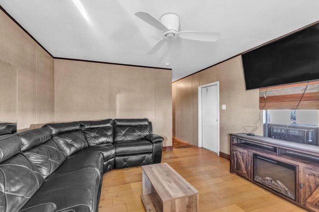282 New TRL, Elgin, TX 78621