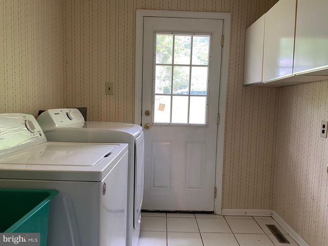 134 CHAPEL HILL DR, Newark, DE 19711