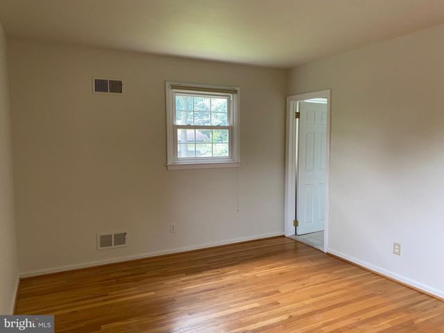 134 CHAPEL HILL DR, Newark, DE 19711