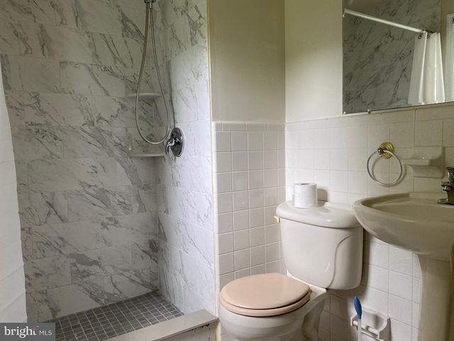 134 CHAPEL HILL DR, Newark, DE 19711