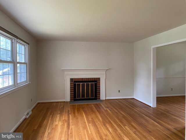 134 CHAPEL HILL DR, Newark, DE 19711