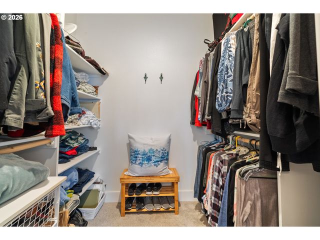 325 N JUNIPER Ct, Rockaway Beach, OR 97136