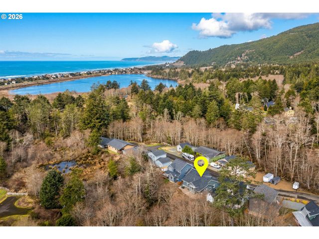 325 N JUNIPER Ct, Rockaway Beach, OR 97136