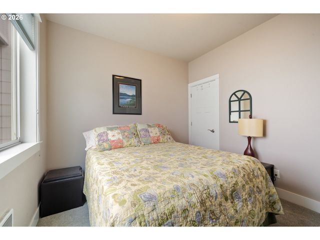 325 N JUNIPER Ct, Rockaway Beach, OR 97136