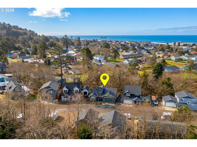 325 N JUNIPER Ct, Rockaway Beach, OR 97136