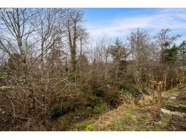 325 N JUNIPER Ct, Rockaway Beach, OR 97136