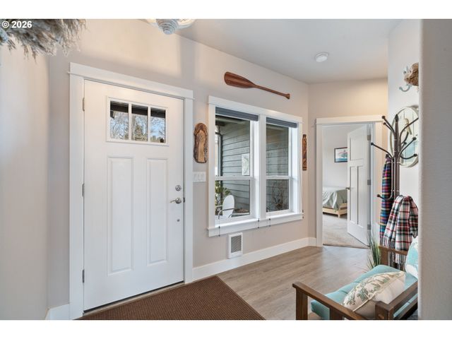 325 N JUNIPER Ct, Rockaway Beach, OR 97136