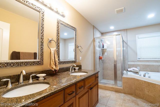 50094 Greycoat Lane, Macomb Township, MI 48044