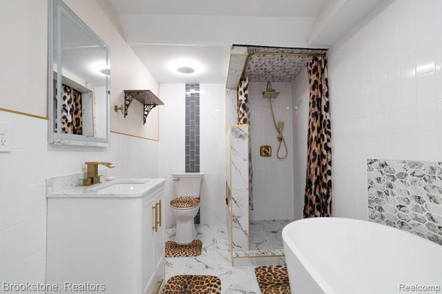 50094 Greycoat Lane, Macomb Township, MI 48044