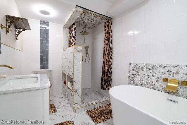 50094 Greycoat Lane, Macomb Township, MI 48044