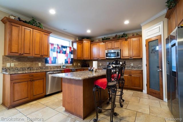 50094 Greycoat Lane, Macomb Township, MI 48044