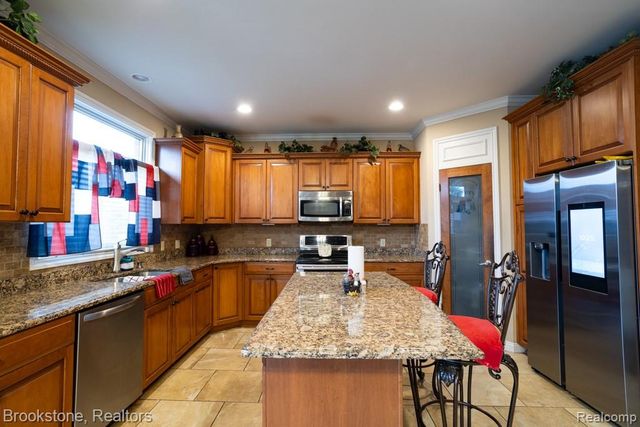 50094 Greycoat Lane, Macomb Township, MI 48044