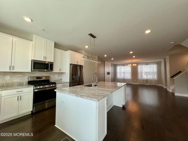 32 Mariveles Way, Tinton Falls, NJ 07724