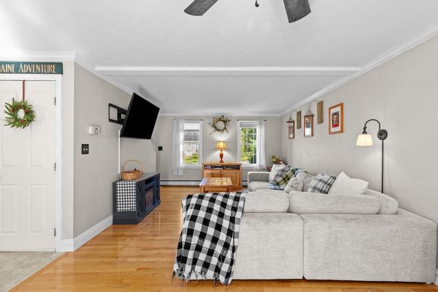 53 Myles Standish Dr, Carver, MA 02330