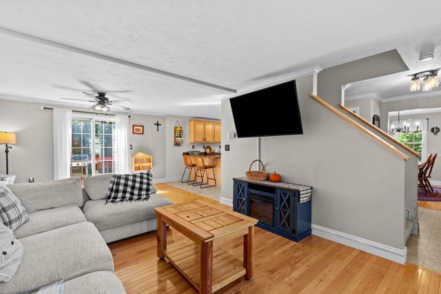 53 Myles Standish Dr, Carver, MA 02330