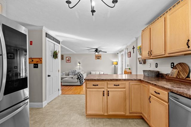 53 Myles Standish Dr, Carver, MA 02330