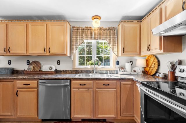 53 Myles Standish Dr, Carver, MA 02330