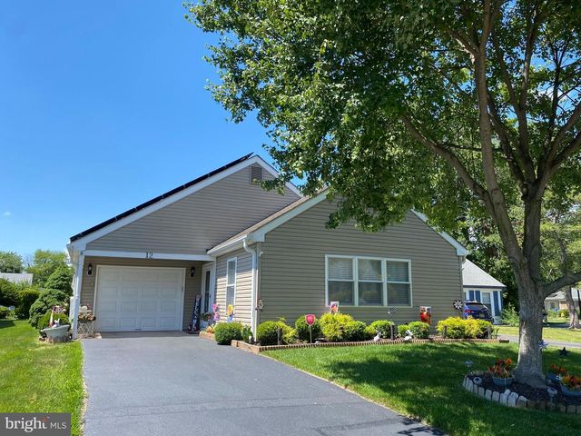 12 HEATHER PL, Southampton, NJ 08088