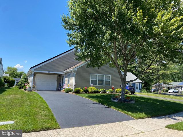 12 HEATHER PL, Southampton, NJ 08088