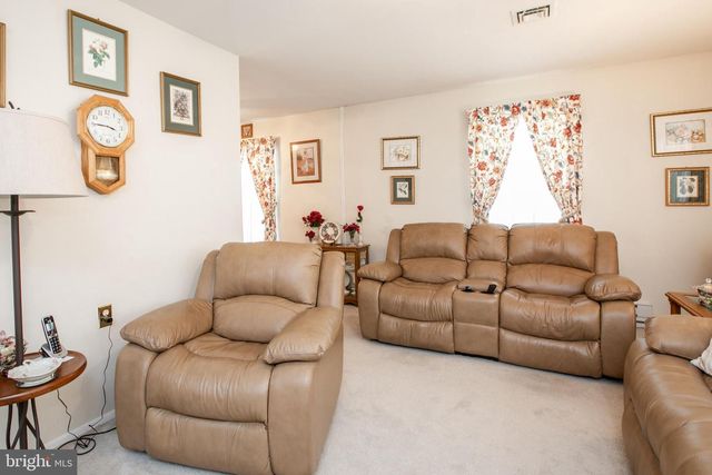 12 HEATHER PL, Southampton, NJ 08088