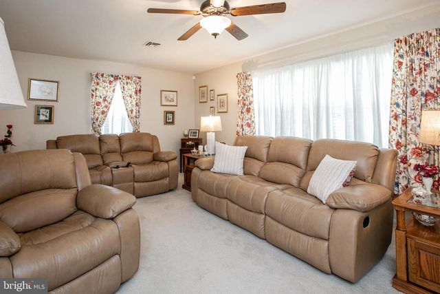 12 HEATHER PL, Southampton, NJ 08088