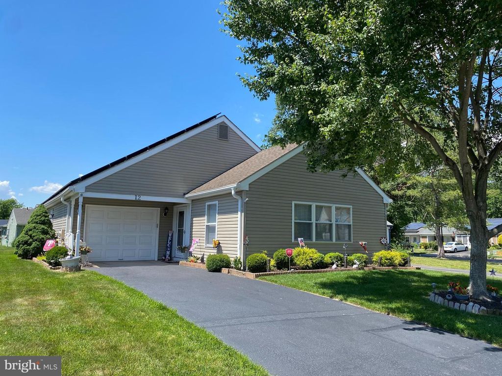 12 HEATHER PL, Southampton, NJ 08088