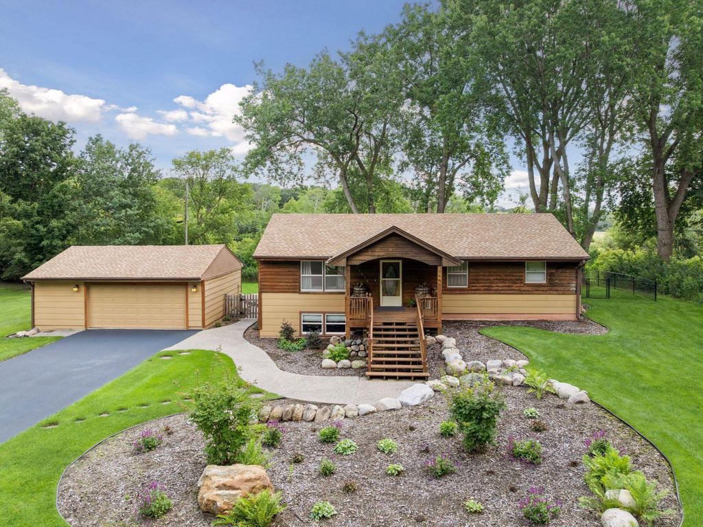 11032 Vera Cruz Avenue N, Champlin, MN 55316