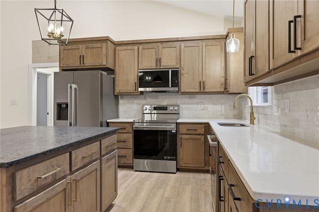 1160 Lampe Ln, South Prince George, VA 23805