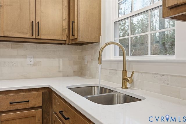 1160 Lampe Ln, South Prince George, VA 23805