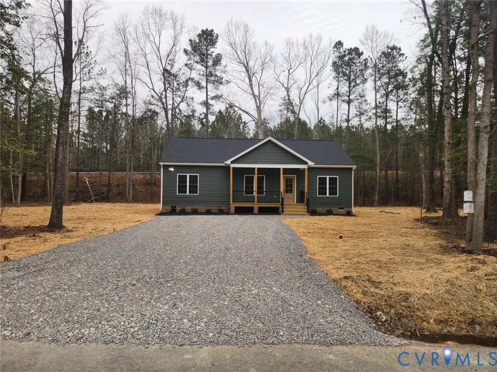 1160 Lampe Ln, South Prince George, VA 23805