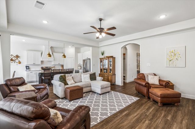 215 E Furlong, Willow Park, TX 76087
