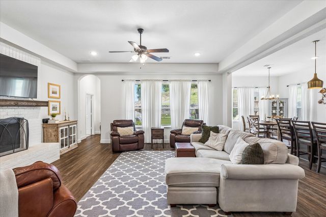 215 E Furlong, Willow Park, TX 76087