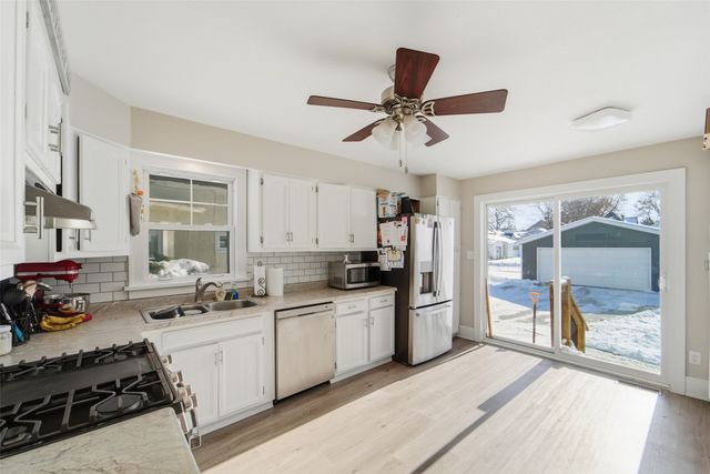 1911 Lucinda Street, Perry, IA 50220