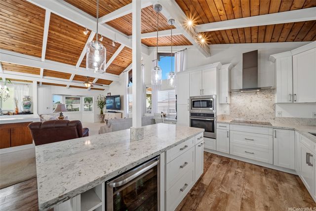 1011 Luaole Place, Honolulu, HI 96818