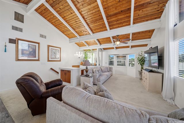 1011 Luaole Place, Honolulu, HI 96818