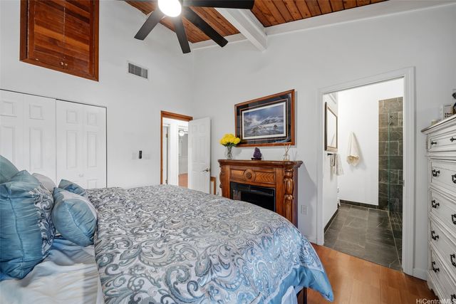1011 Luaole Place, Honolulu, HI 96818