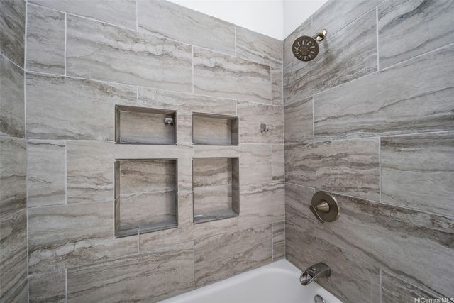 1011 Luaole Place, Honolulu, HI 96818