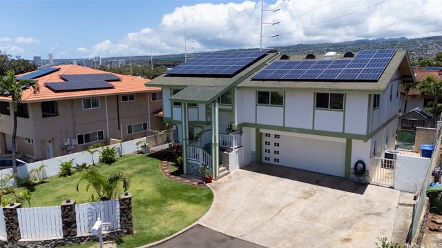 1011 Luaole Place, Honolulu, HI 96818